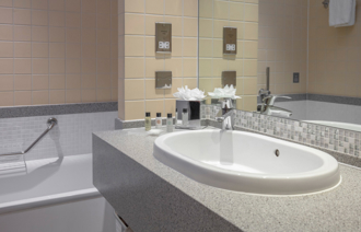 Oultonhall Roomsdeluxedouble Carousel Desktop 04