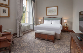 Oultonhall Roomskingsuite Carousel Desktop 03