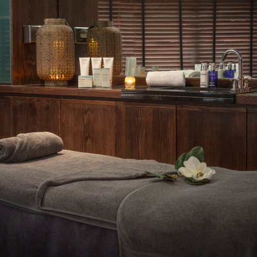 <p>ELEMIS TREATMENT ROOM</p>