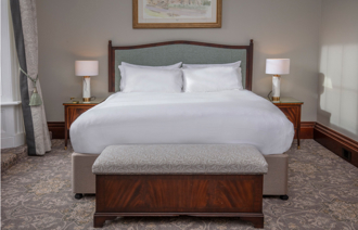 Oultonhall Roomskingsuite Carousel Desktop 05